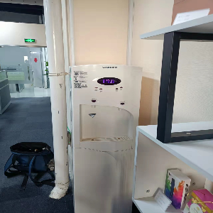 植鴻凈水器入駐蘇州電子企業(yè),凈水器租賃
